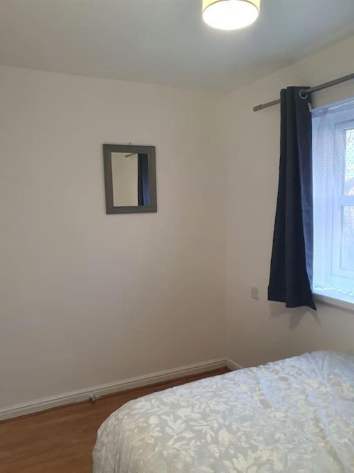 Lovely 2-Bedroom Condo With Indoor Fire Place 伦敦 外观 照片
